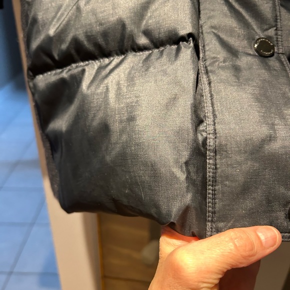 Burberry Black Abbeydale Down Puffer Coat
Small - Picture 5 of 16